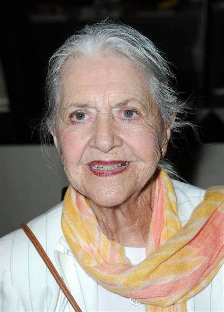 Joanne Linville Biography, Age, Height, Husband, Net Worth, Family