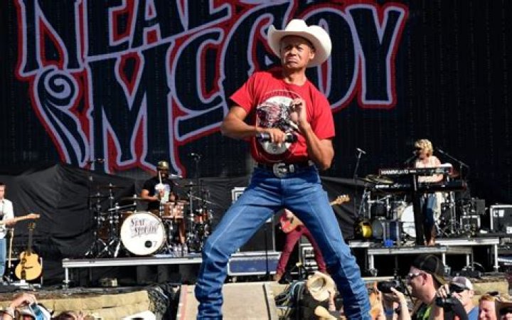 Neal McCoy Biography, Age, Height, Wife, Net Worth, Family