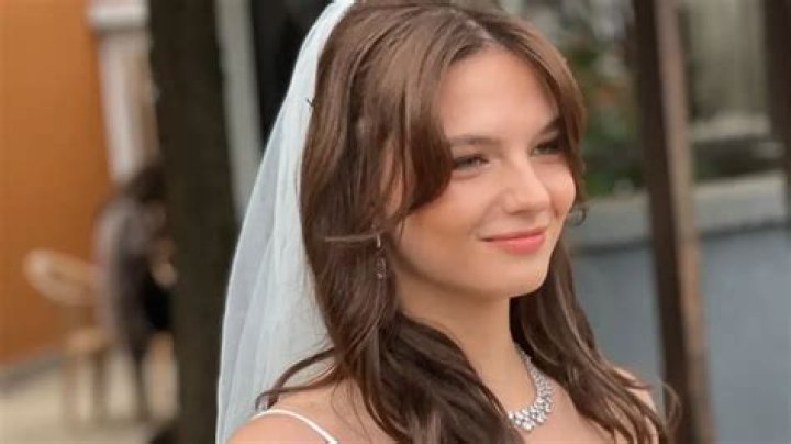 Nilsu Berfin Aktas Biography, Age, Height, Husband, Net Worth, Family