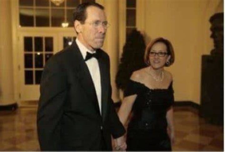 Randall L. Stephenson Biography, Age, Height, Wife, Net Worth, Family